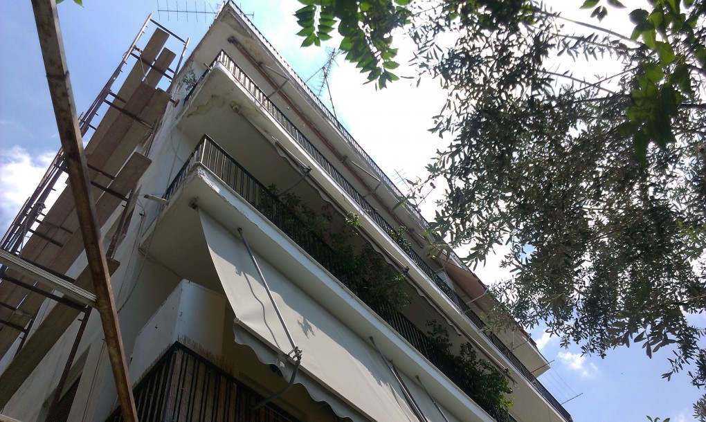 Επισκευή εξωτερικών τοίχων κτιρίου στο Μοσχάτο