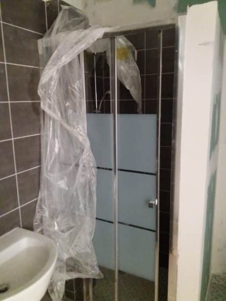 κατασκευή ντουζιέρας